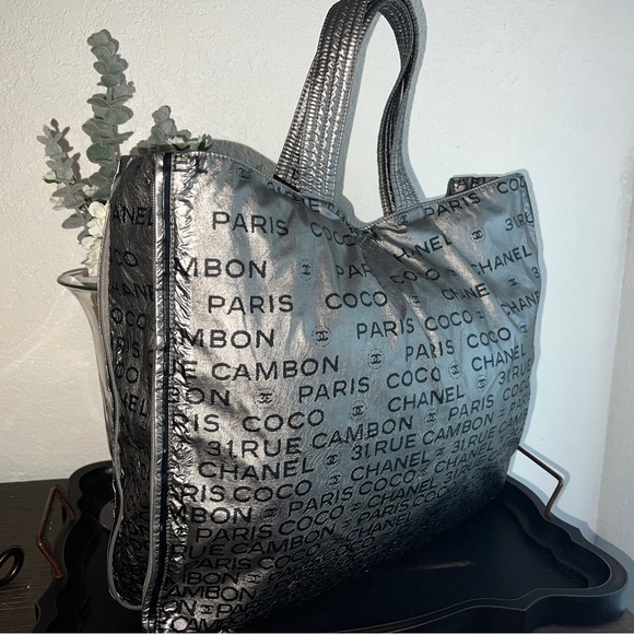 Authentic Chanel Silver Metallic 31 Rue Cambon Tote Bag - Picture 4 of 16